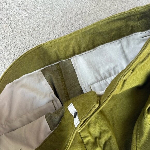 Lululemon Commission Short 9” Men’s Size 30 Olive Green Stretch Casual - Picture 3 of 6